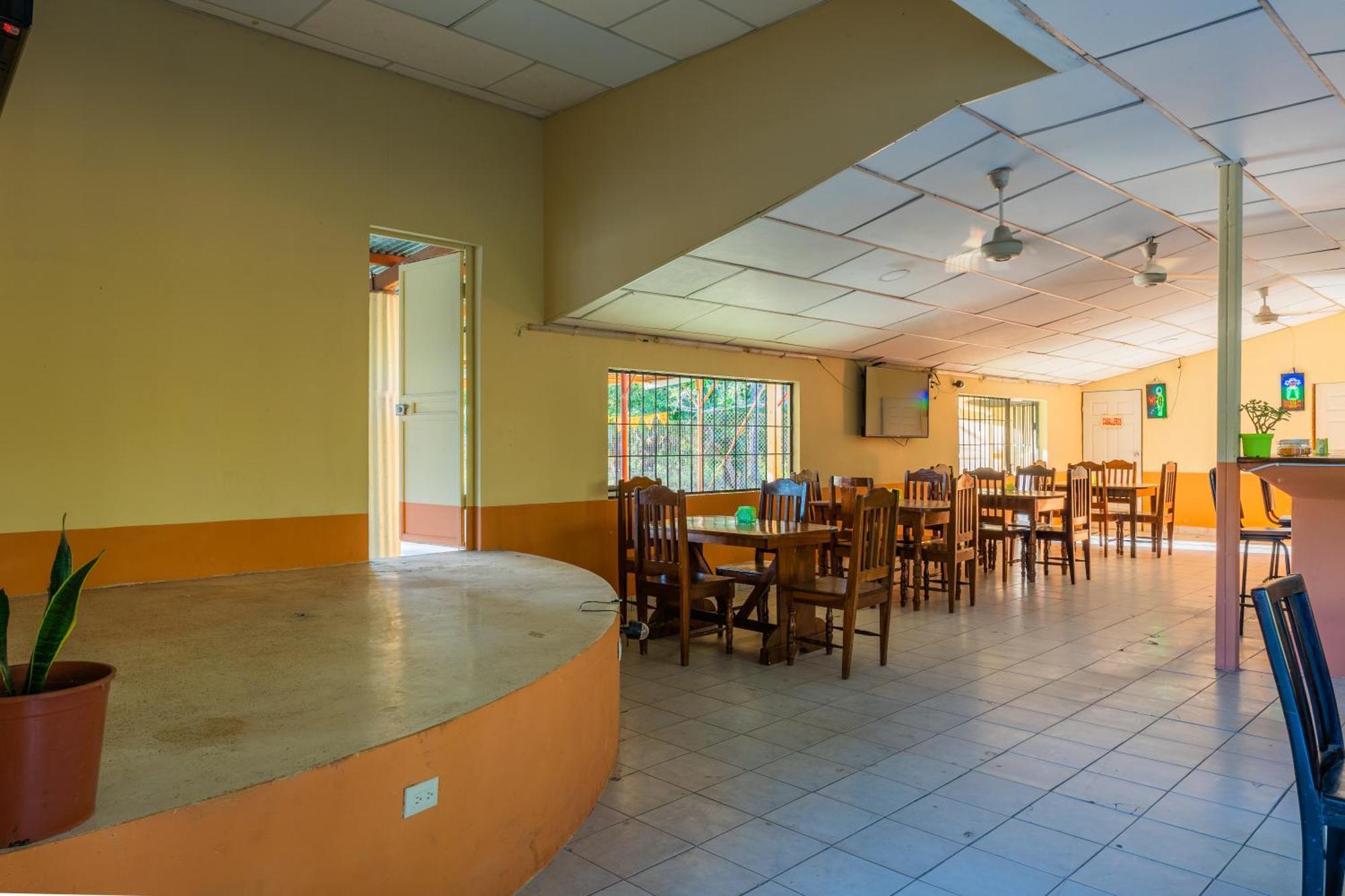 El Cocobolo Food&Rest Room 6 Bed And Breakfast Wifi Ac Pkg Gratis 利比里亚 外观 照片