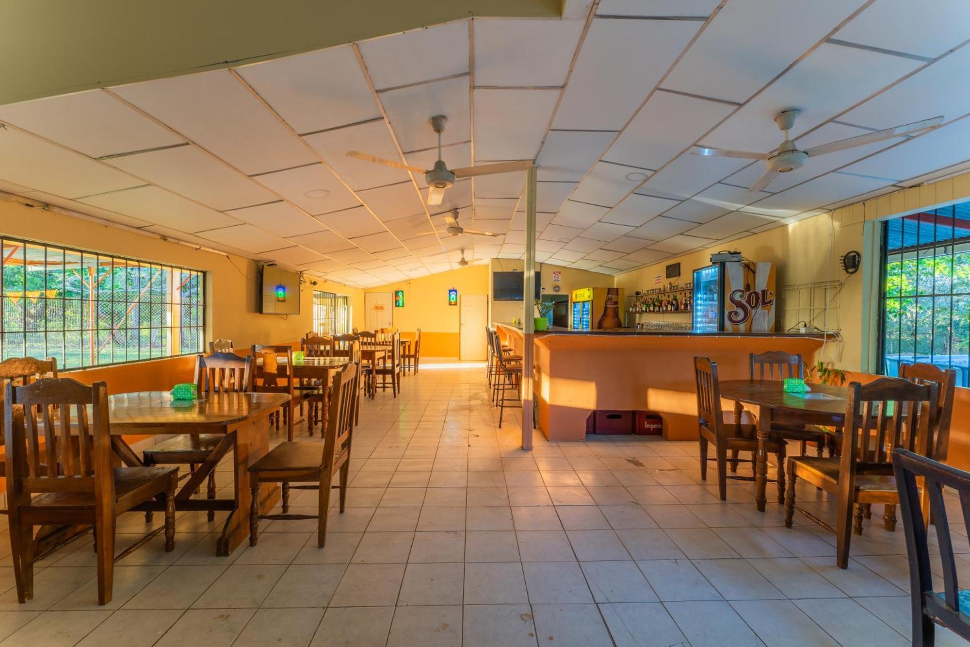 El Cocobolo Food&Rest Room 6 Bed And Breakfast Wifi Ac Pkg Gratis 利比里亚 外观 照片