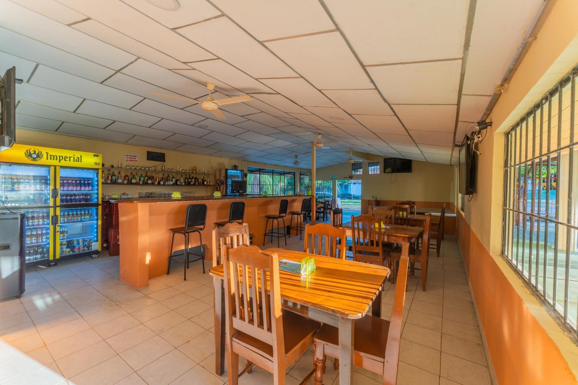 El Cocobolo Food&Rest Room 6 Bed And Breakfast Wifi Ac Pkg Gratis 利比里亚 外观 照片