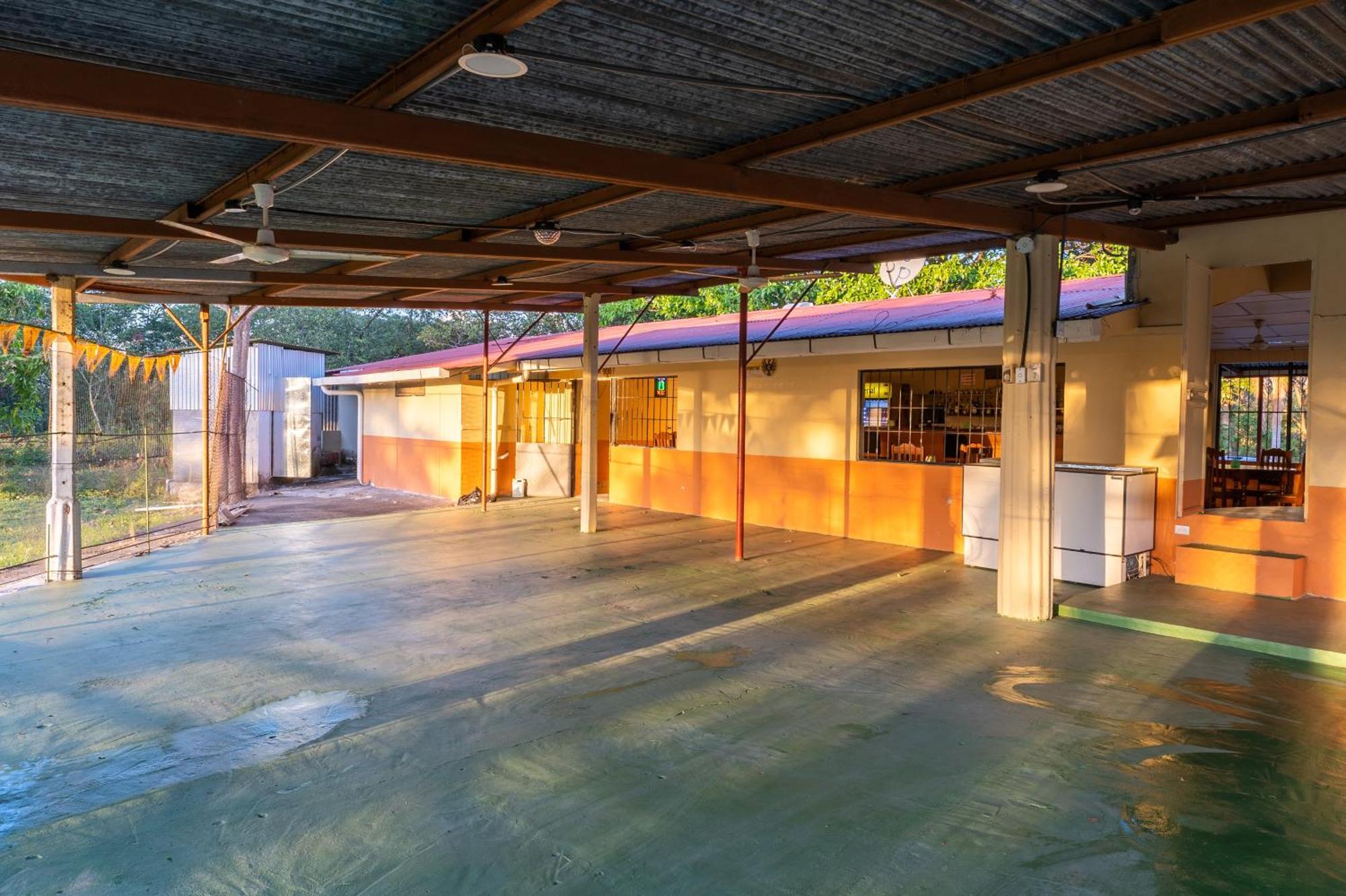 El Cocobolo Food&Rest Room 6 Bed And Breakfast Wifi Ac Pkg Gratis 利比里亚 外观 照片