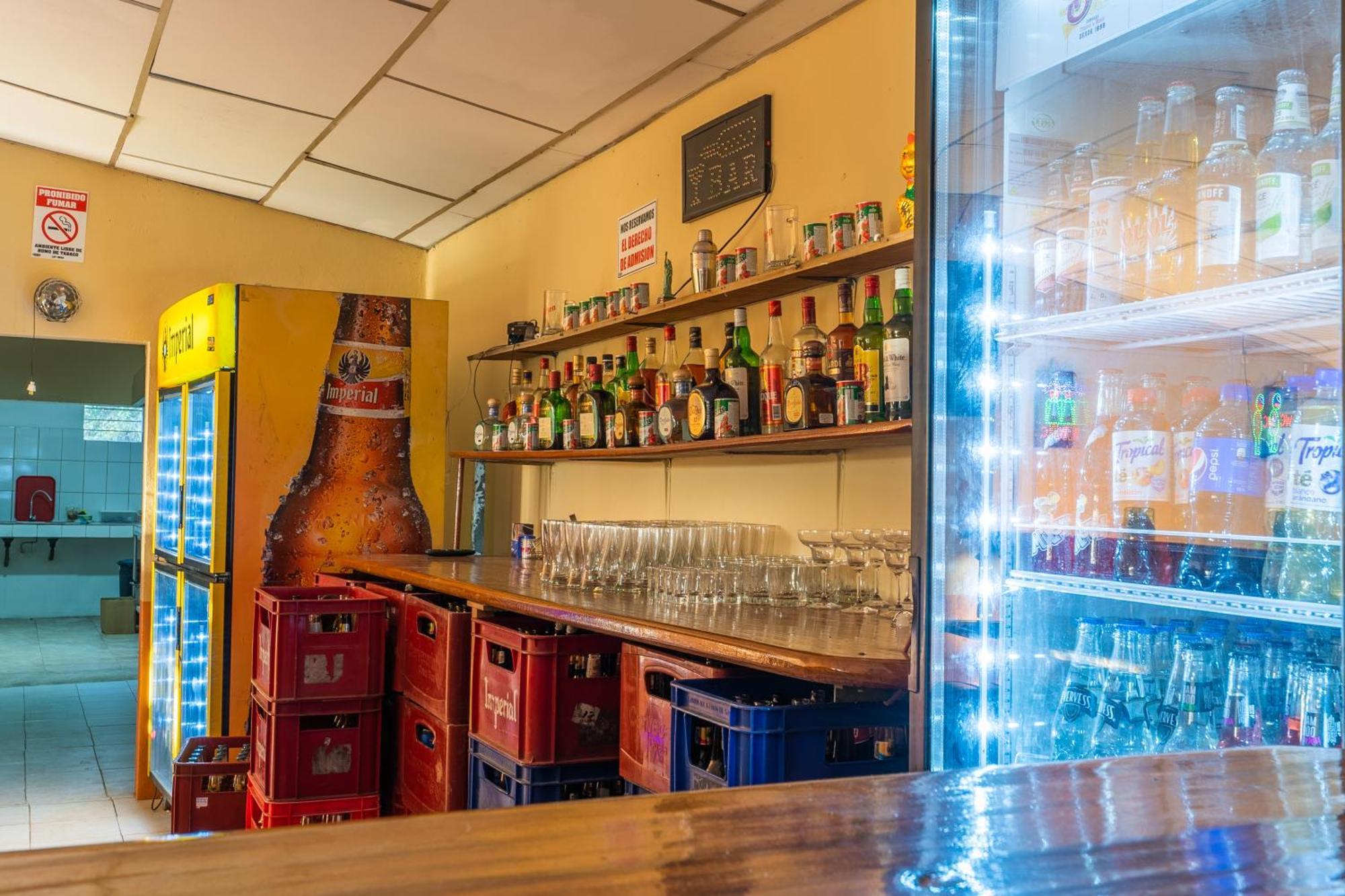 El Cocobolo Food&Rest Room 6 Bed And Breakfast Wifi Ac Pkg Gratis 利比里亚 外观 照片