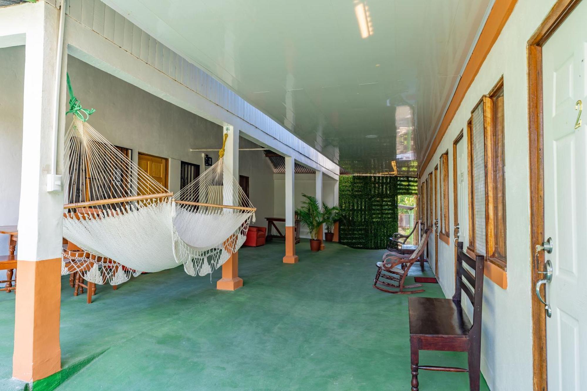 El Cocobolo Food&Rest Room 6 Bed And Breakfast Wifi Ac Pkg Gratis 利比里亚 外观 照片